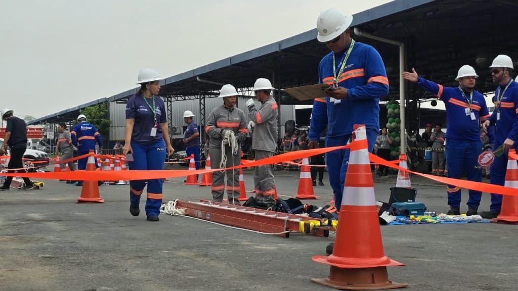 Eletricistas encaram desafios de segurança durante rodeio em Manaus