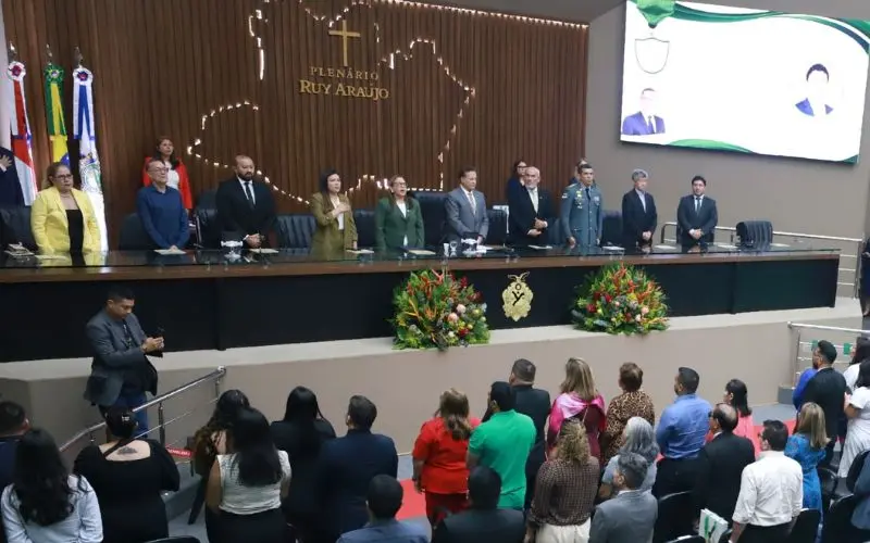 Aleam aprova títulos de Cidadão do Amazonas e medalha
