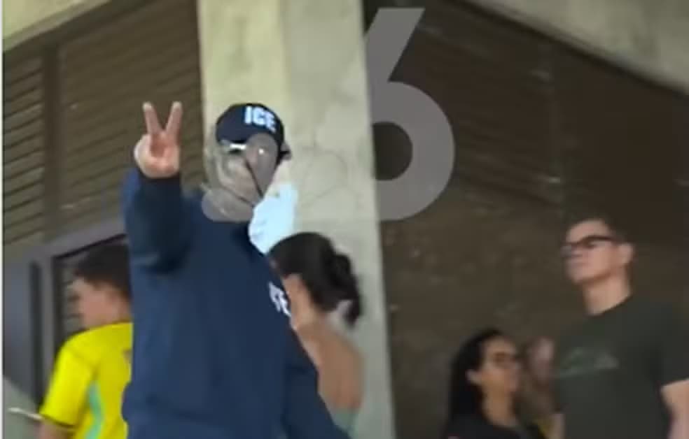 Brasileiro é preso após se passar por agente do ICE em local de votação nos EUA