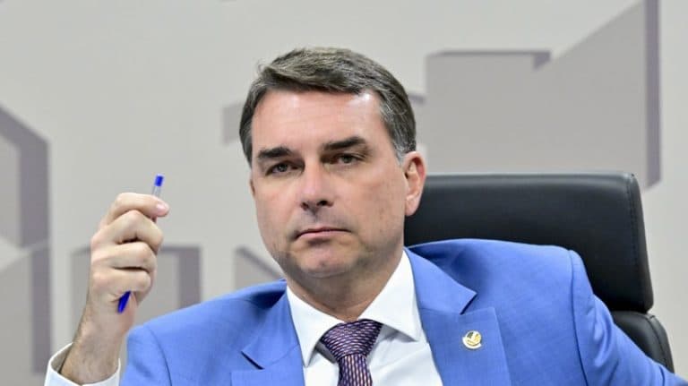 PL comemora resultado e reafirma apoio a Flávio Bolsonaro no 2º turno