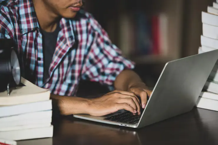 Inscrições para curso on-line de concursos terminam nesta sexta-feira