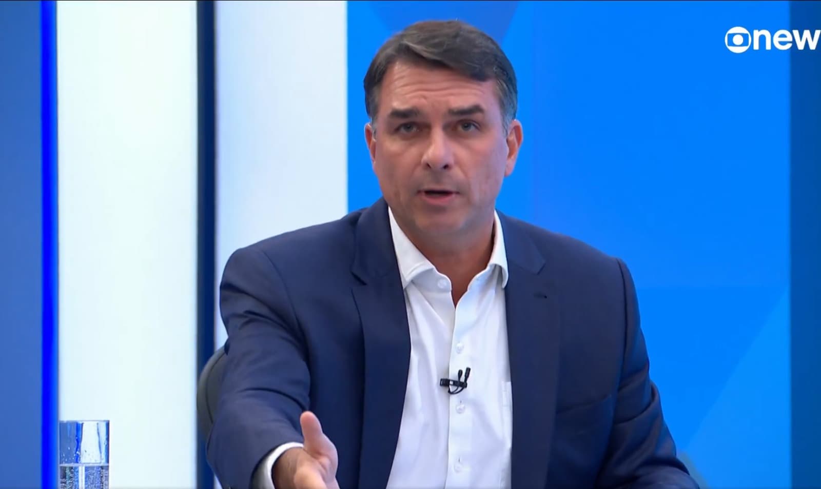 “Vou respeitar”, declara Flávio Bolsonaro sobre resultado das eleições