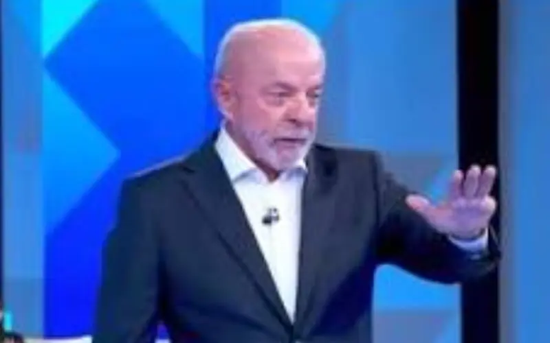 Lula reage a Flávio ao ser chamado de “nove dedos”; senador se desculpa
