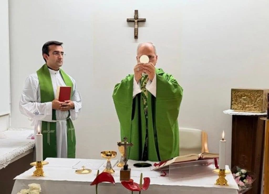 Papa Leão XIV celebra missa após cirurgia de câncer no pulmão