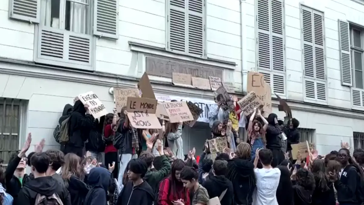 Crise na educação provoca onda de protestos na França