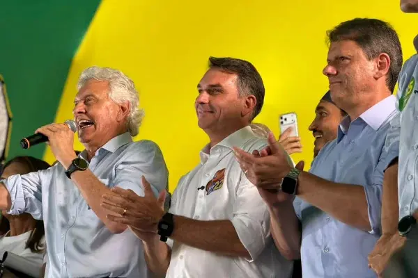 Caiado oficializa apoio a Flávio no 2º turno