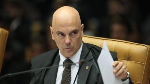 Bolsonaro falta a depoimento e Moraes não aceita pedido de recurso