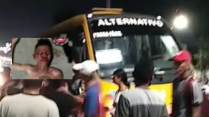 Vídeo: trio tenta assaltar ‘amarelinho’, mas passageiros reagem e homem é espancado