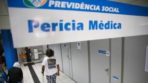 Peritos médicos do Instituto Nacional de Seguridade Social (INSS) de todo o Brasil aderiram à paralisação, que deve durar 24 horas, no “Dia Nacional de Advertência” pela valorização da categoria