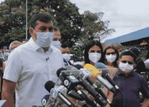 O governado do Amazonas Wilson Lima anunciou, nesta terça-feira (11), nova medida para intensificar a vacinação contra a Covid-19 diante do aumento de casos da doença e de síndromes respiratórias, como influenza e H3N2