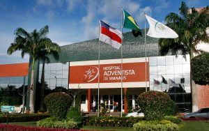 Superlotação: Hospital Adventista suspende atendimento em Manaus (Foto: Divulgação)