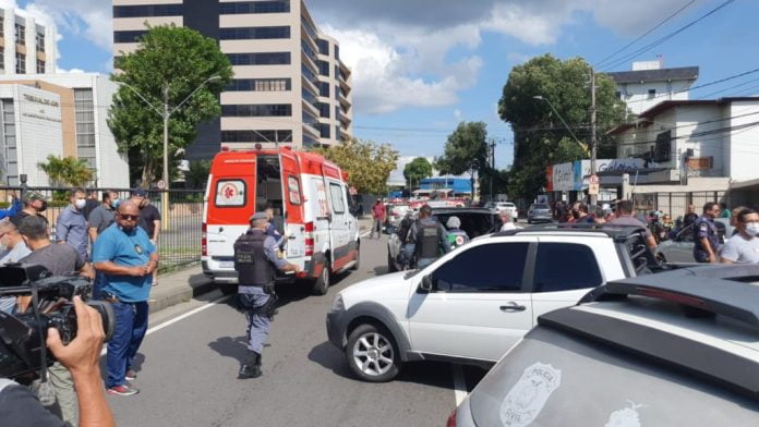 Segundo preso fuzilado em viatura morre em hospital (Foto: Divulgação)