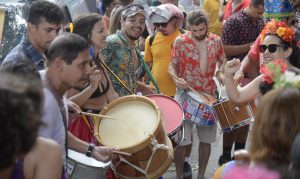 Com aumento nos casos de covid-19, Rio cancela blocos de rua no carnaval (Foto: Agência Brasil)