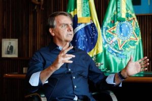 Bolsonaro afirma que reajuste a servidores federais ainda não foi decidido