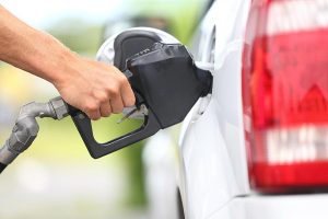 Governadores voltarão a aplicar ICMS sobre combustíveis em fevereiro