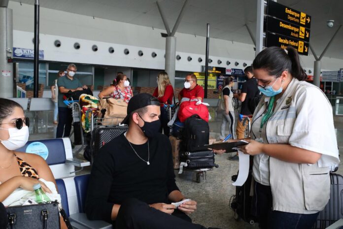 SES realiza exames contra Covid-19 no Aeroporto Eduardo Gomes