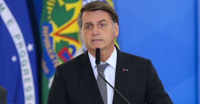A poucas horas de depoimento na PF, Bolsonaro cita 