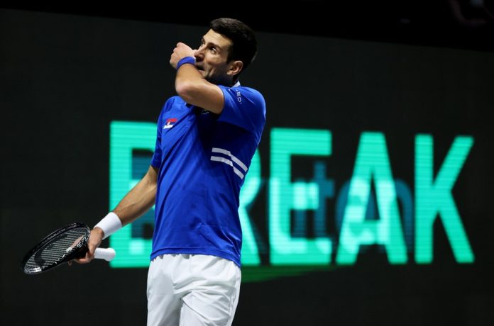 Djokovic confirma erro em formulário e assume fuga do isolamento (Foto: Getty Images)