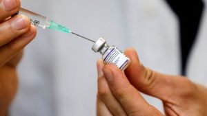 Médicos descartam vacina como causa de hospitalização de criança em SP