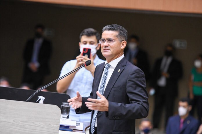 Em mensagem proferida na abertura da 18ª Legislatura da Câmara Municipal de Manaus (CMM), na manhã desta quarta-feira (2), o prefeito David Almeida fez um balanço das ações executadas pela Prefeitura de Manaus em 2021 e definiu projetos estratégicos de grandes obras para este ano