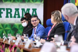 David Almeida se encontra com Wilson Lima e parlamentares para defender ZFM após decreto
