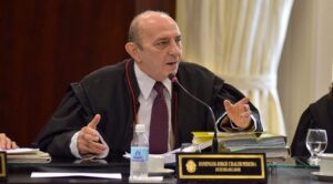 presidente do Tribunal de Justiça do Amazonas (TJAM), desembargador Domingos Chalub