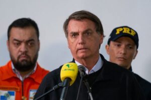 Bolsonaro visita Petrópolis: "Vimos imagens de guerra"