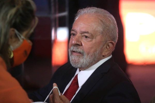 Por questões de segurança, Lula se muda para cidade de São Paulo