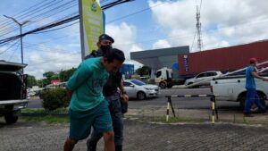 Suspeitando de traição, marido esfaqueia esposa em Manaus (Foto: Reprodução)