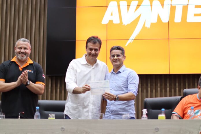 Marcelo Serafim e David Almeida na sede do Avante