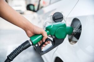 Governo começa a discutir possível congelamento temporário do preço dos combustíveis