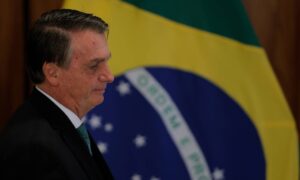 Bolsonaro critica política de preços da Petrobrás e ações da empresa caem