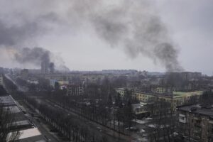 Após anúncio de cessar-fogo Rússia mantém bombardeios na Ucrânia