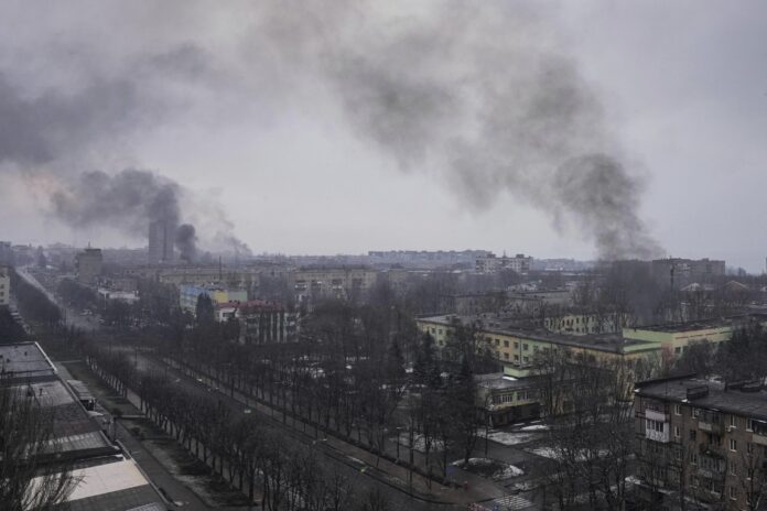 Após anúncio de cessar-fogo Rússia mantém bombardeios na Ucrânia