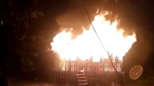Em Manacapuru, homem é preso por tentar matar mulher incendiando sua casa