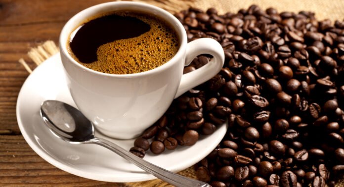 Personal trainer britânico morre de overdose de cafeína: Ingeriu o equivalente a 200 xícaras de café
