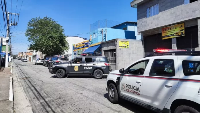 Escola investigada por vídeos de maus-tratos a crianças; diretora é procurada pela polícia