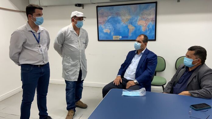 Exclusivo: Sinésio visita empresas fabricantes de medidores de energia na ZFM