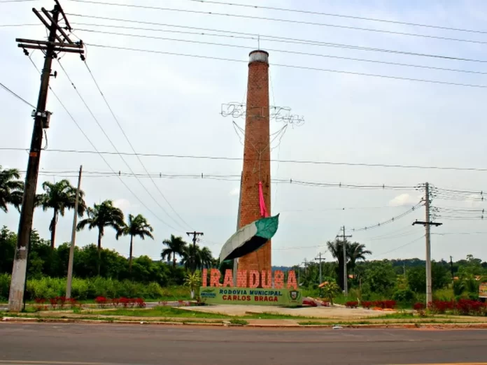 Contrato milionário de asfalto em Iranduba (Foto: Adneison Severiano)