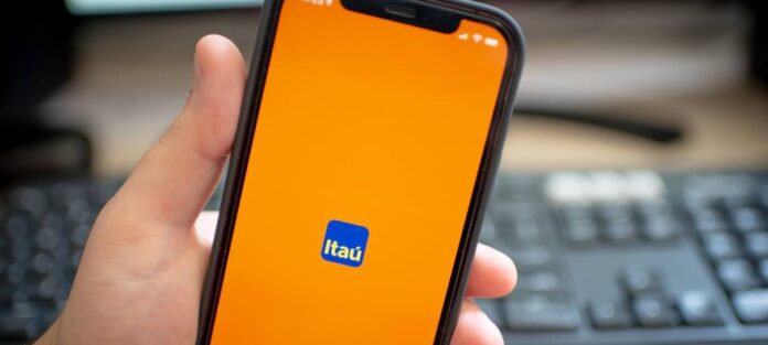 App e site do Itaú saem do ar e clientes apontam erros em saques e depósitos