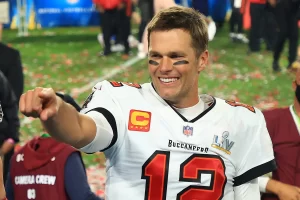 Tom Brady desiste da aposentadoria e anuncia volta à NFL (Foto: Reprodução)