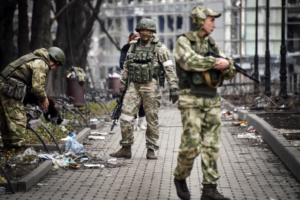 Rússia diz ter tomado cidade de Mariupol; Ucrânia denuncia tortura em civis