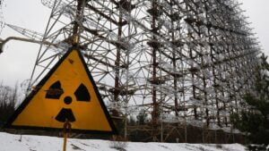 Ucrânia afirma que soldados russos deixaram usina de Chernobyl
