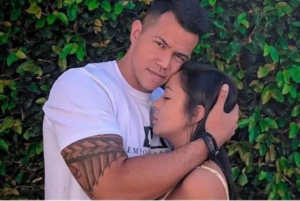 Personal trainer que agrediu mendigo posta foto com esposa após alta dela