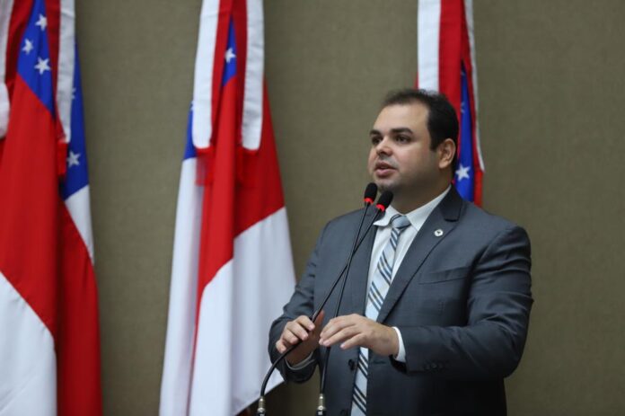 O presidente da Assembleia Legislativa do Amazonas (Aleam), deputado estadual Roberto Cidade, anunciou durante a sessão plenária desta quarta-feira (6) que se filiou ao União Brasil (UB)