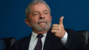 Pesquisa PoderData divulgada nesta quarta-feira (13) pelo site Poder360 aponta o ex-presidente Luiz Inácio Lula da Silva (PT) na liderança da disputa pela Presidência, com 40% das intenções de vot