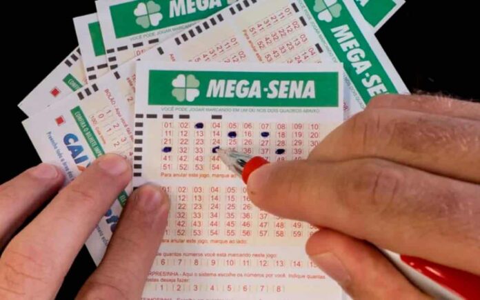 O Concurso 2.477 da Mega-Sena, que será realizado hoje (30) à noite em São Paulo, deve pagar o prêmio de R$ 48 milhões a quem acertar as seis dezenas