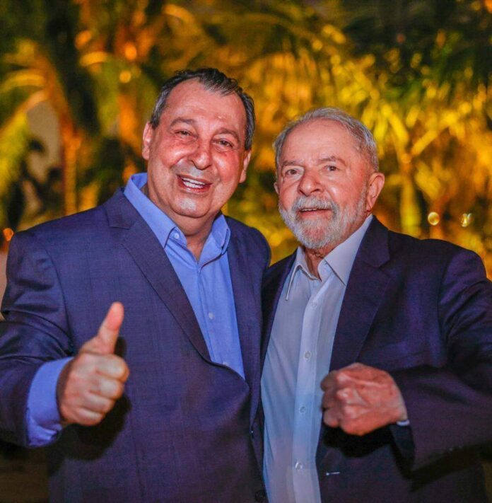 Após jantar de parlamentares com o ex-presidente Luis Inácio Lula da Silva (PT) em Brasília na noite dessa segunda-feira (11), o senador Omar Aziz (PSD-AM) afirmou que 