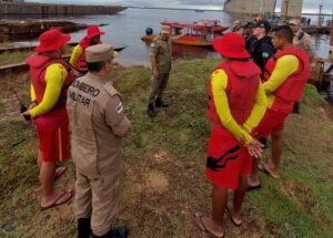 Buscas por paraquedista desaparecido continuam no Rio Negro