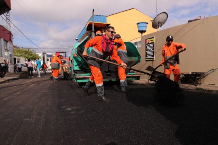 Programa 'Asfalta Manaus' continua nesta terça-feira (3)